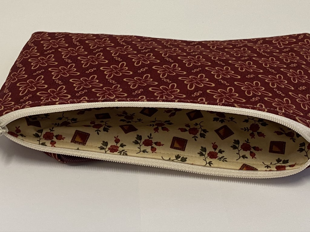 Fancy zipper pouches (25 May 2020)
